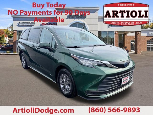 Used 2021 Toyota Sienna LE FWD image 1