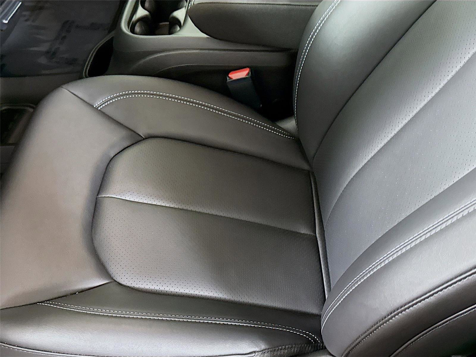 New 2026 Chrysler Pacifica Select AWD/4WD image 12