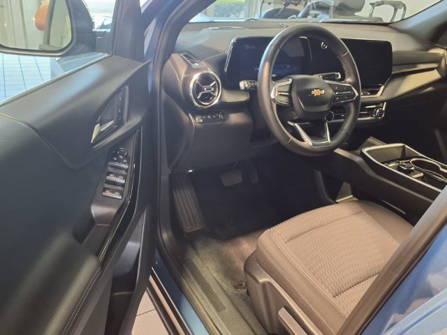 Used 2026 Chevrolet Equinox LT AWD/4WD image 7