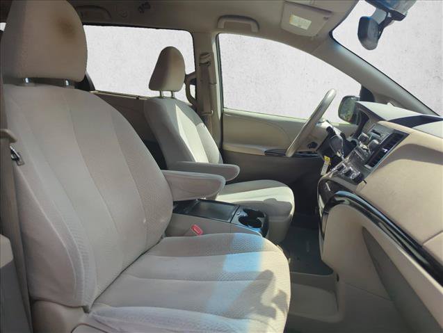 Used 2012 Toyota Sienna LE FWD image 29