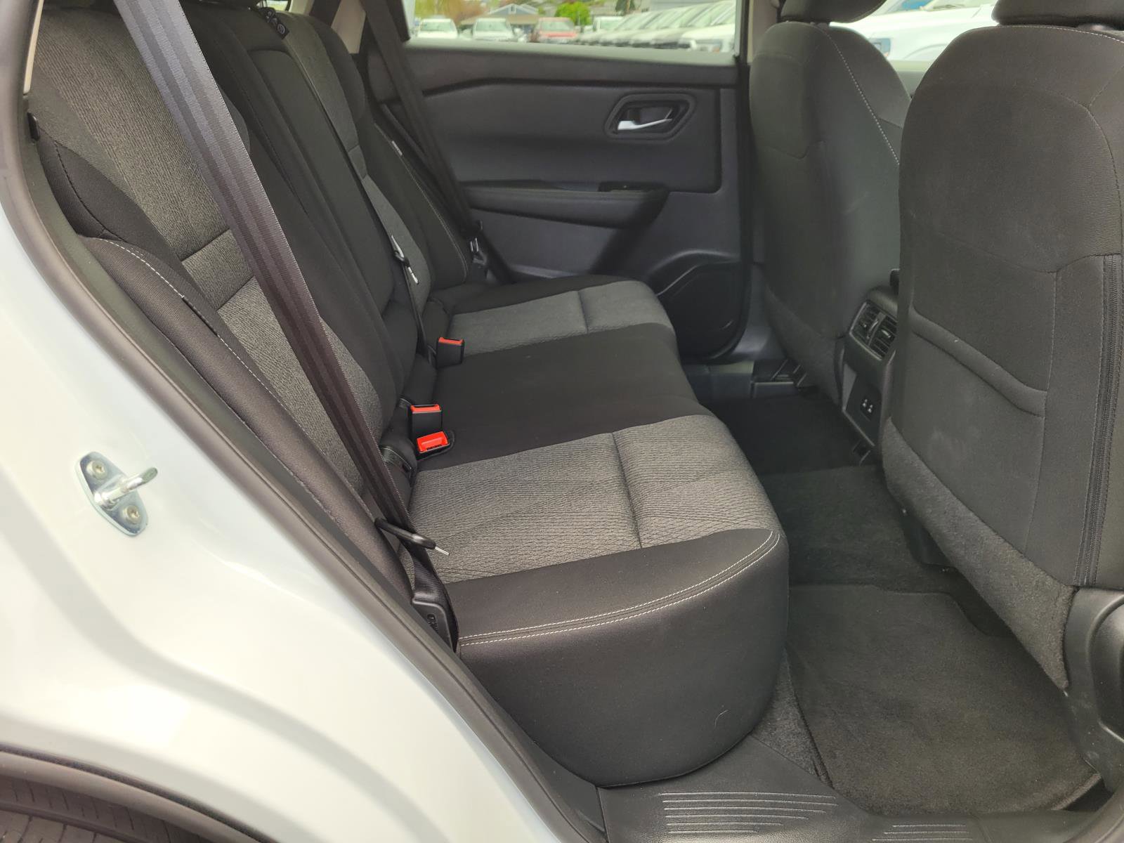 Used 2025 Nissan Rogue SV AWD/4WD image 18