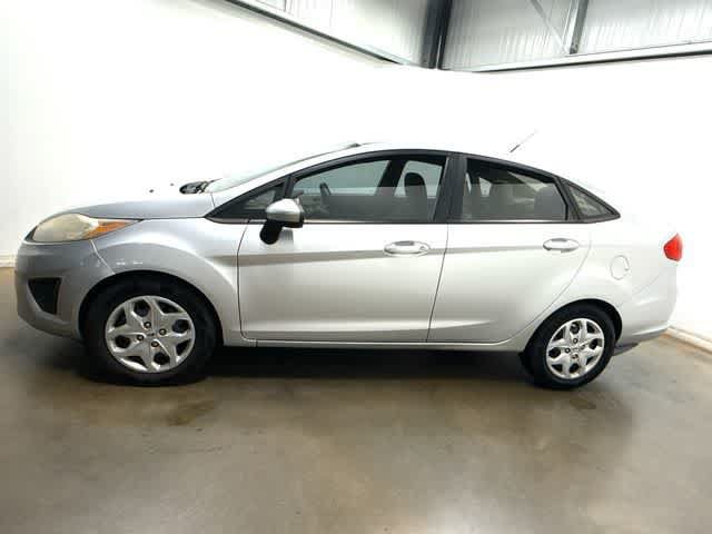 Used 2011 Ford Fiesta SE w/ Super Fuel Economy Pkg FWD video 2