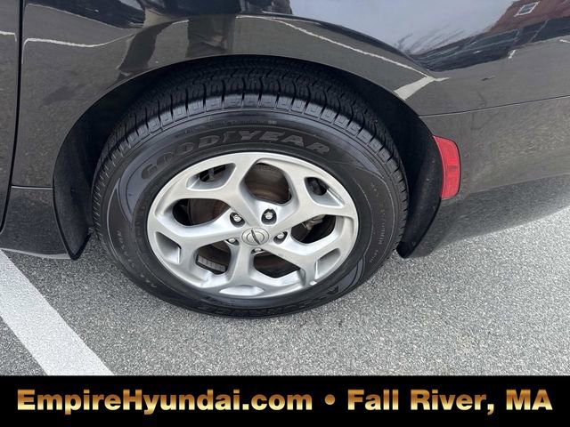 Used 2023 Chrysler Pacifica Limited image 14