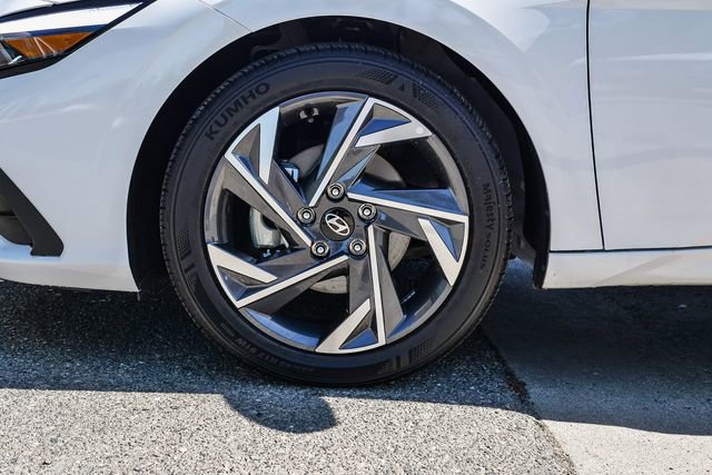 Certified 2025 Hyundai Elantra Sport image 10
