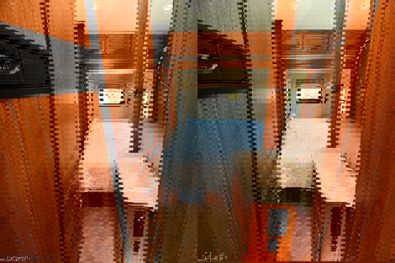 Used 2016 Mercedes-Benz Sprinter 3500 image 6