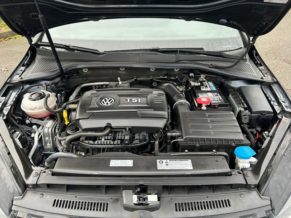 Used 2020 Volkswagen Golf 4-Door image 30