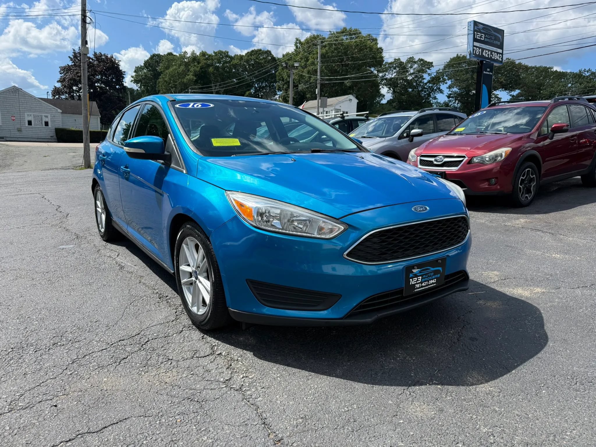 Used 2016 Ford Focus SE FWD image 1