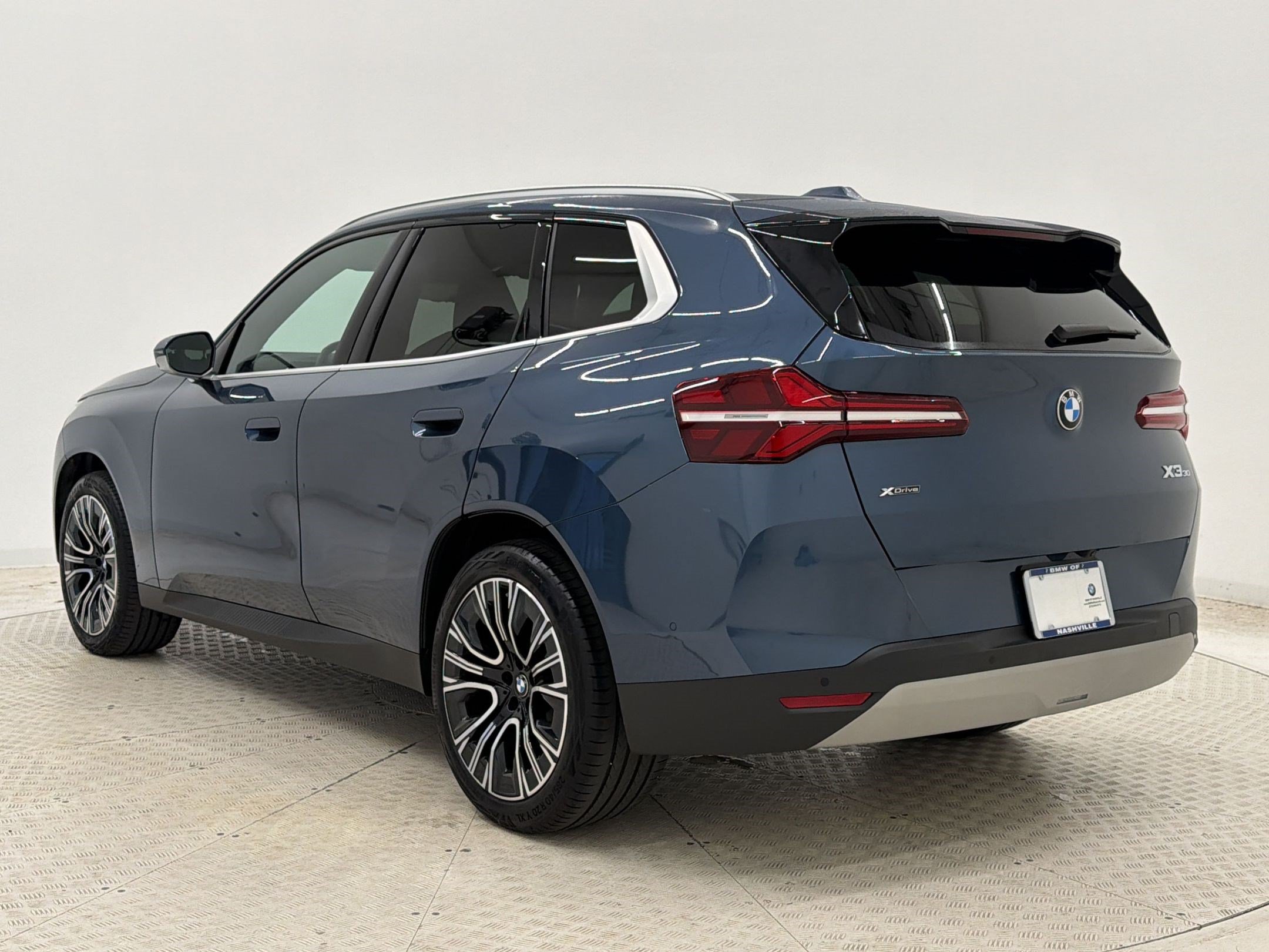 Certified 2025 BMW X3 xDrive30i w/ Premium Package AWD/4WD image 3