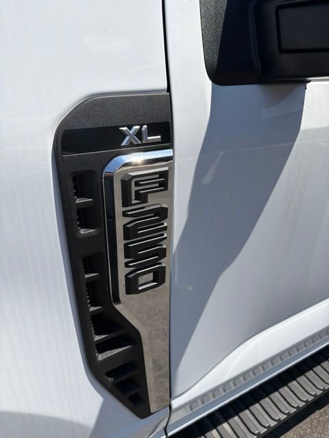 New 2026 Ford F250 XL w/ XL Chrome Package AWD/4WD image 10