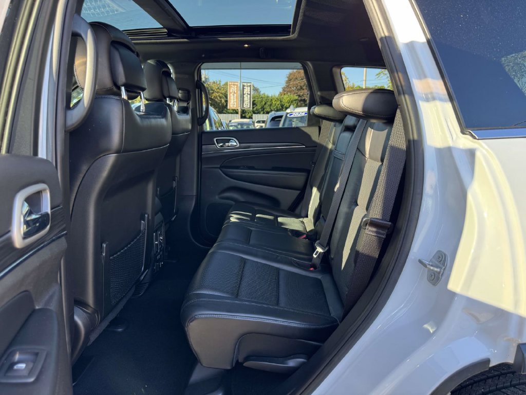 Used 2019 Jeep Grand Cherokee Limited w/ Luxury Group II AWD/4WD image 11