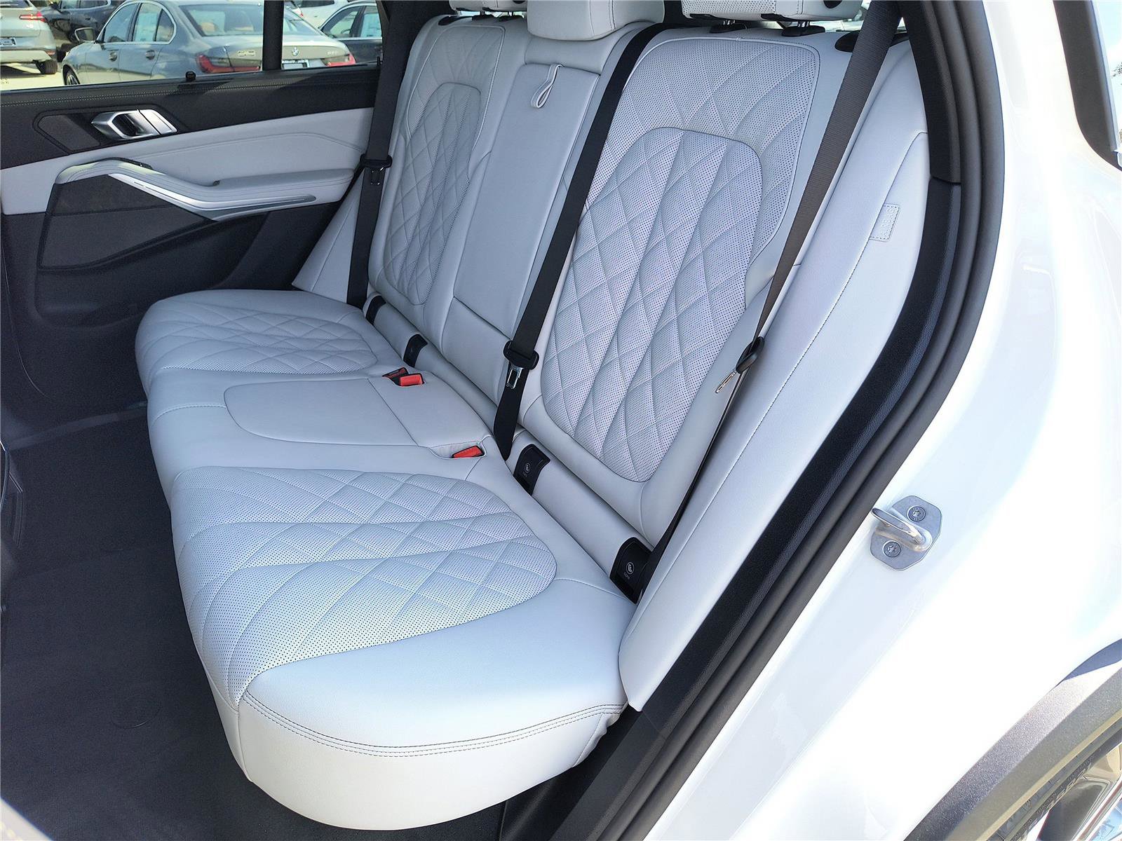 New 2026 BMW X5 sDrive40i image 15