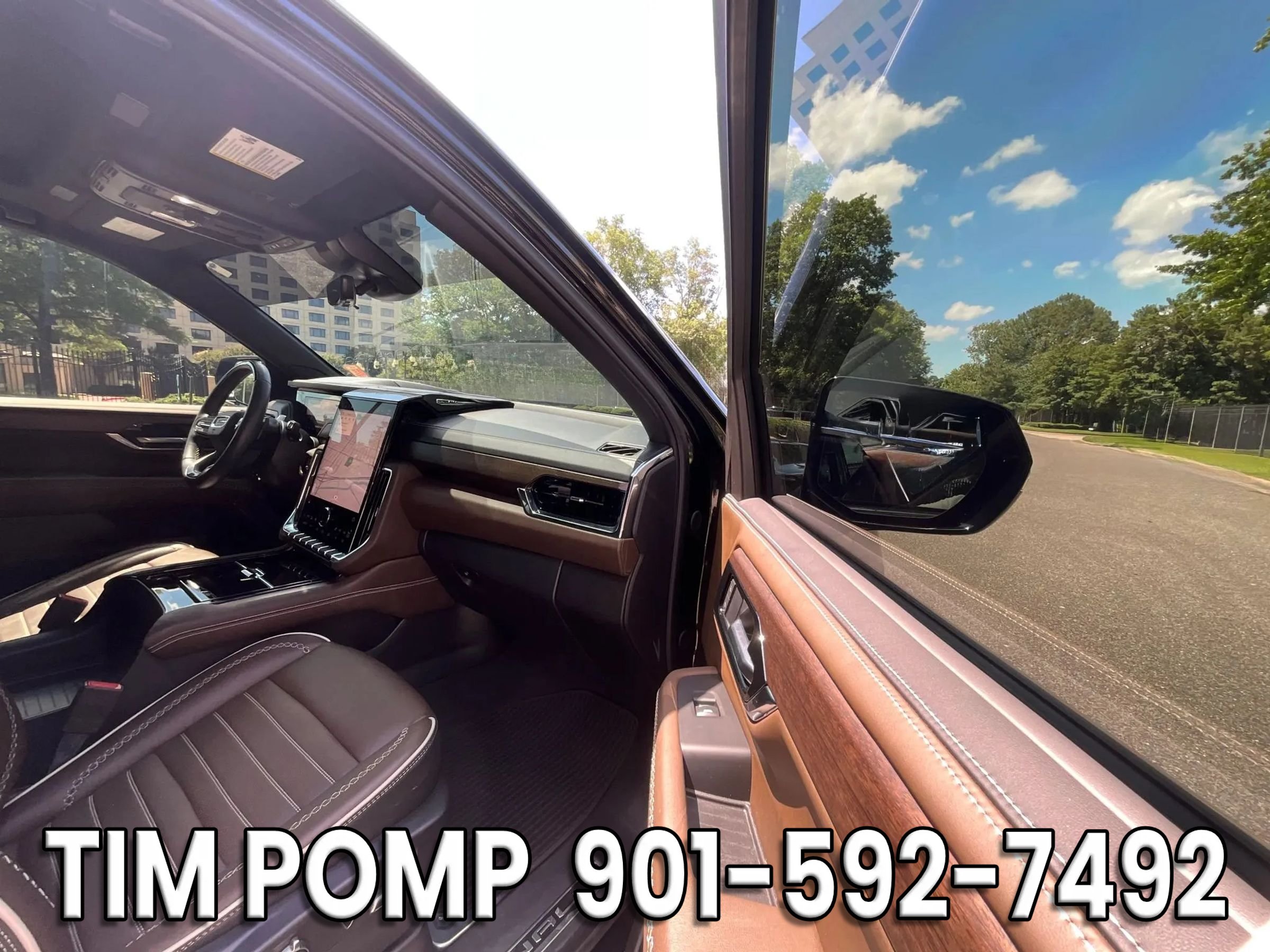 Used 2025 GMC Yukon Denali Ultimate AWD/4WD image 20