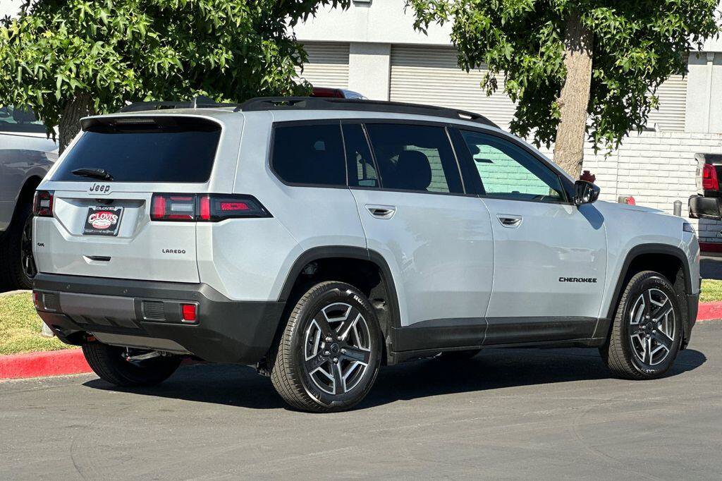 New 2026 Jeep Cherokee Laredo AWD/4WD image 4