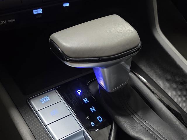 Certified 2025 Hyundai Elantra SEL image 21