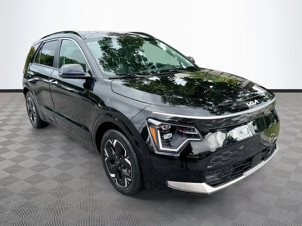 Used 2023 Kia Niro Wave w/ Wave Preserve Package FWD image 4