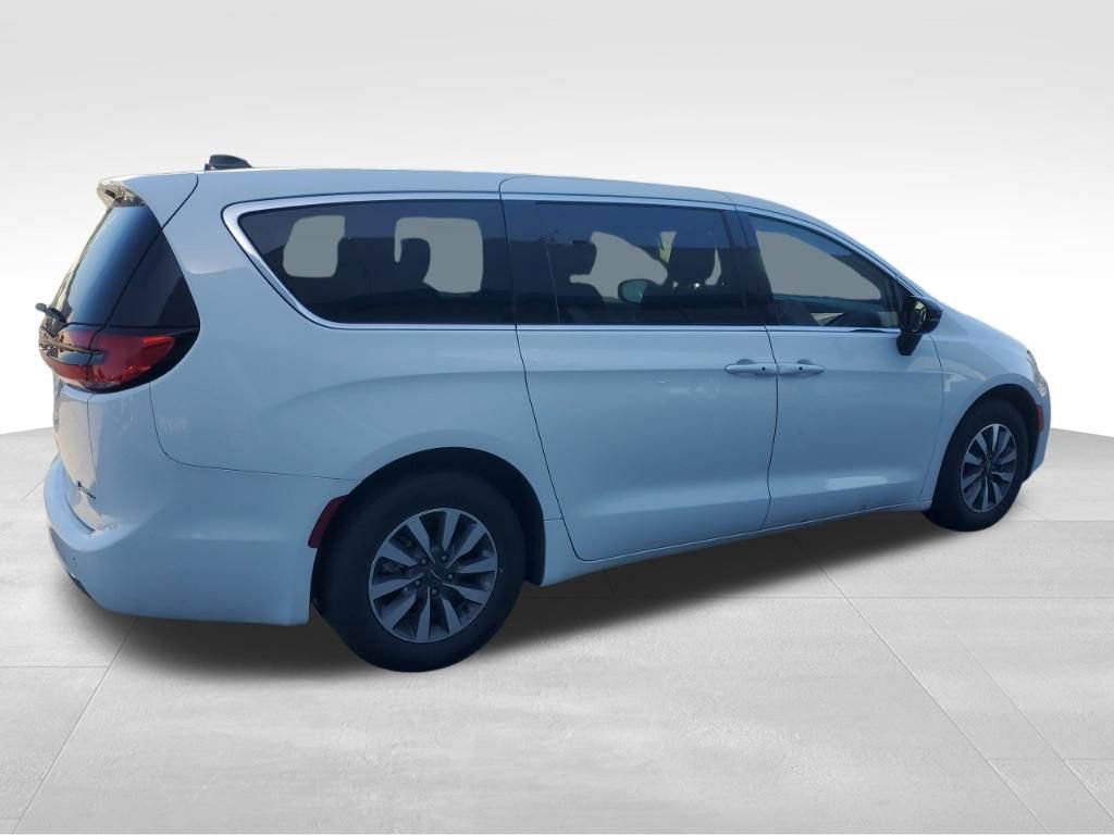 Used 2024 Chrysler Pacifica Limited FWD image 7