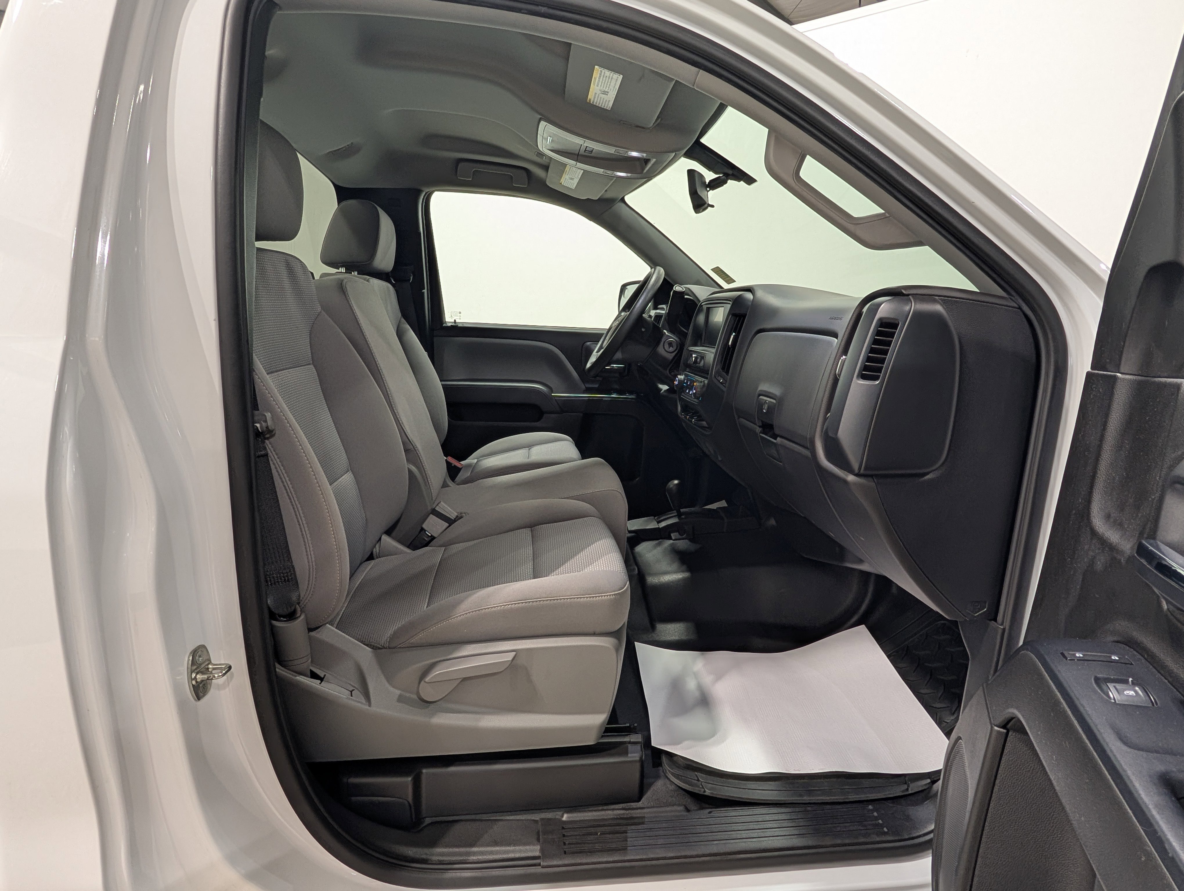 Used 2018 Chevrolet Silverado 1500 LS w/ Trailering Package AWD/4WD image 18