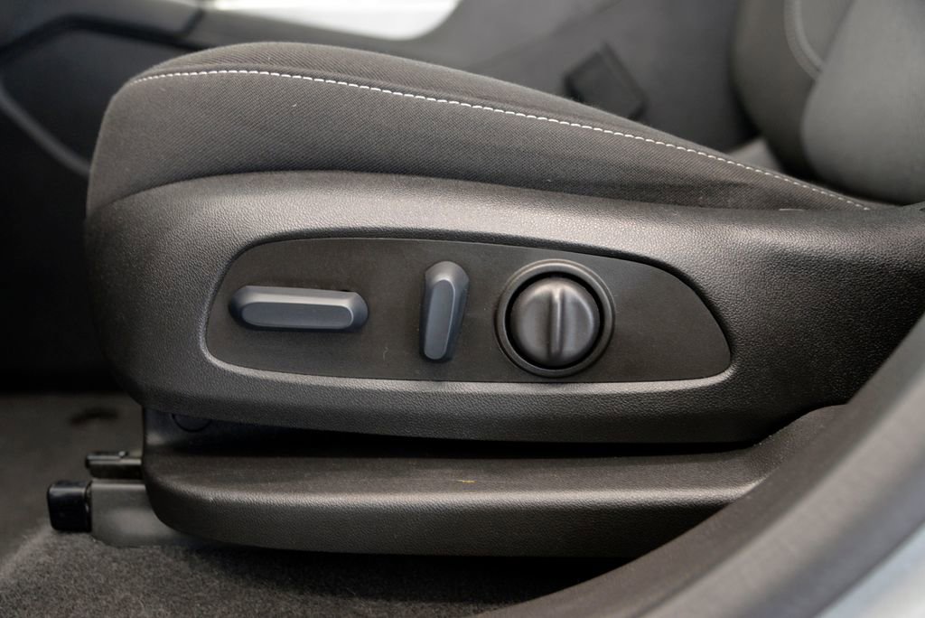 Used 2023 Chevrolet Blazer LT image 16