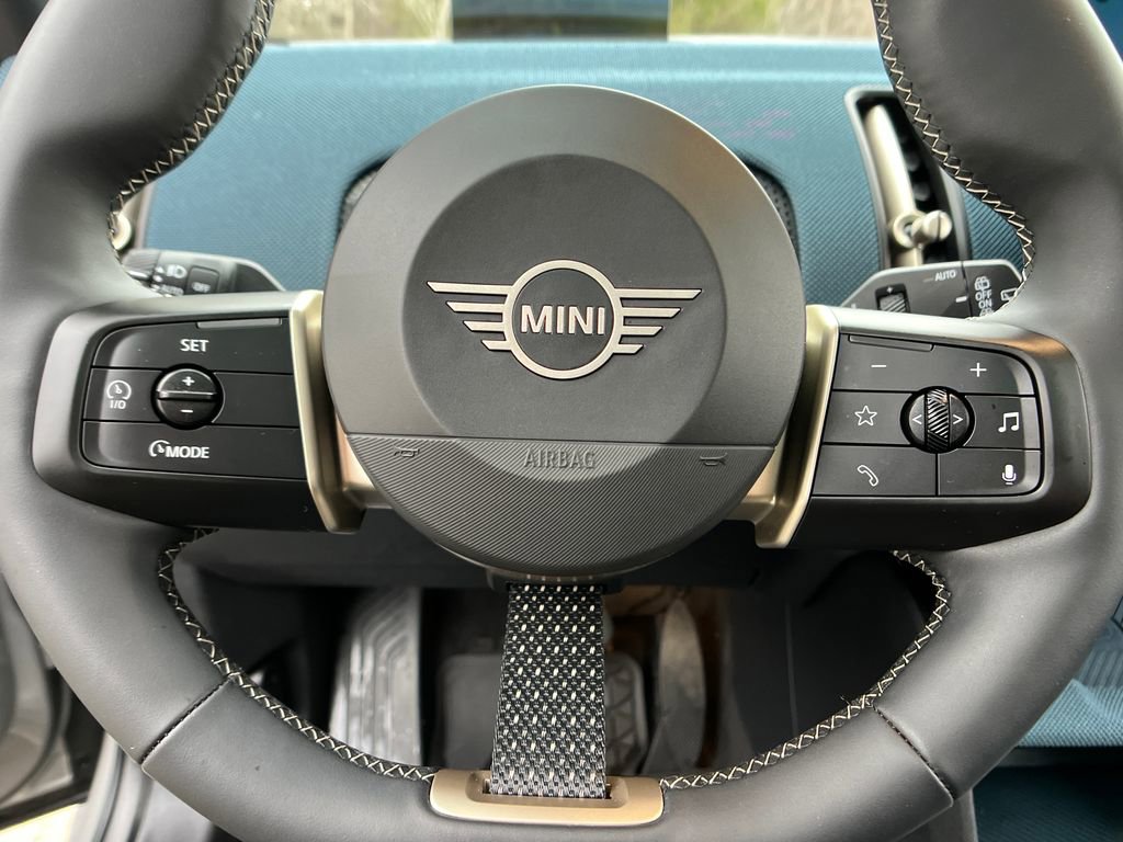 Used 2025 MINI Cooper Countryman S w/ Comfort Package Max image 14