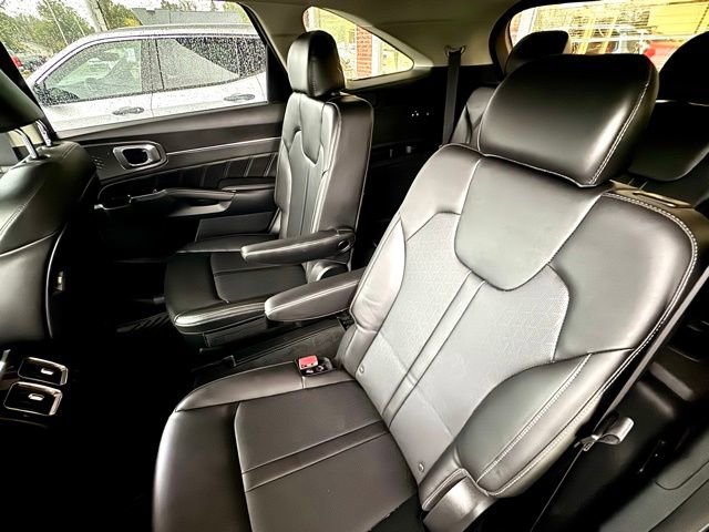 Used 2023 Kia Sorento SX image 9