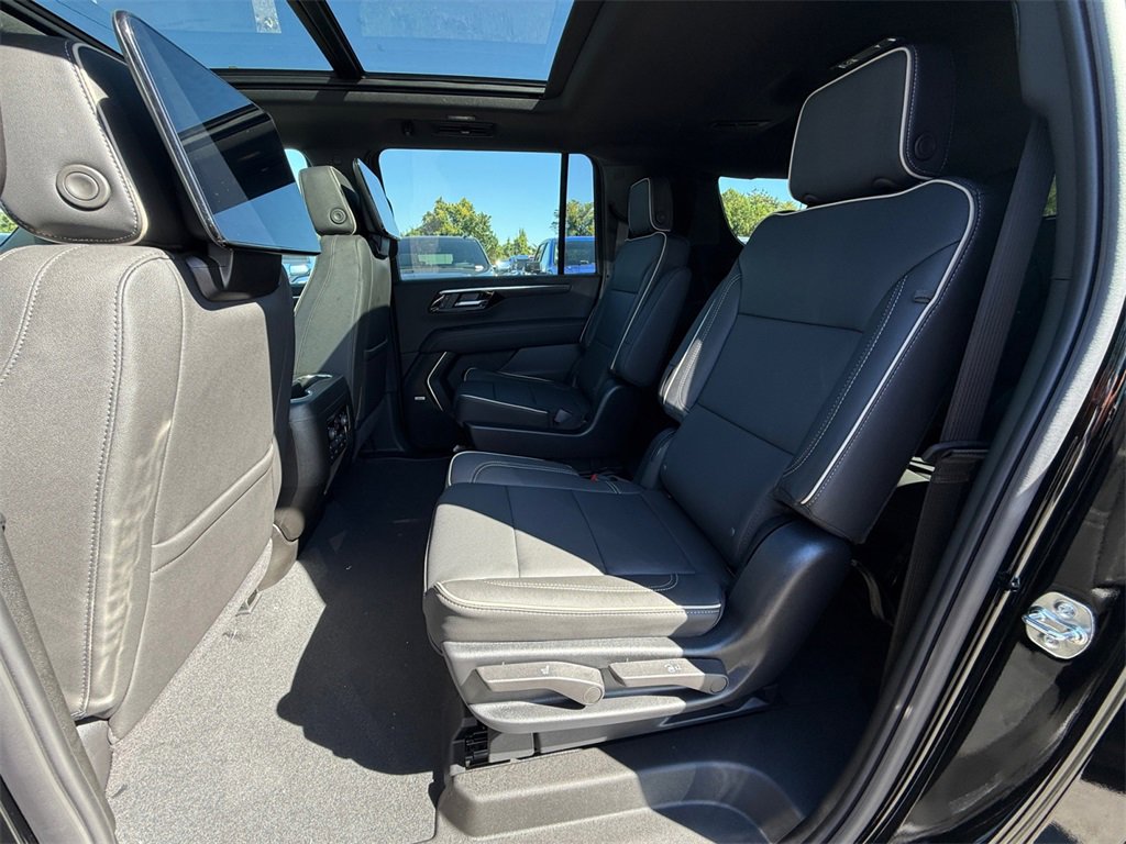 New 2026 Chevrolet Suburban Premier image 23