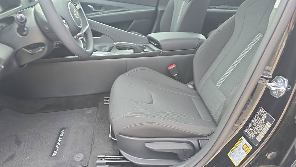 New 2026 Hyundai Elantra SE FWD image 14