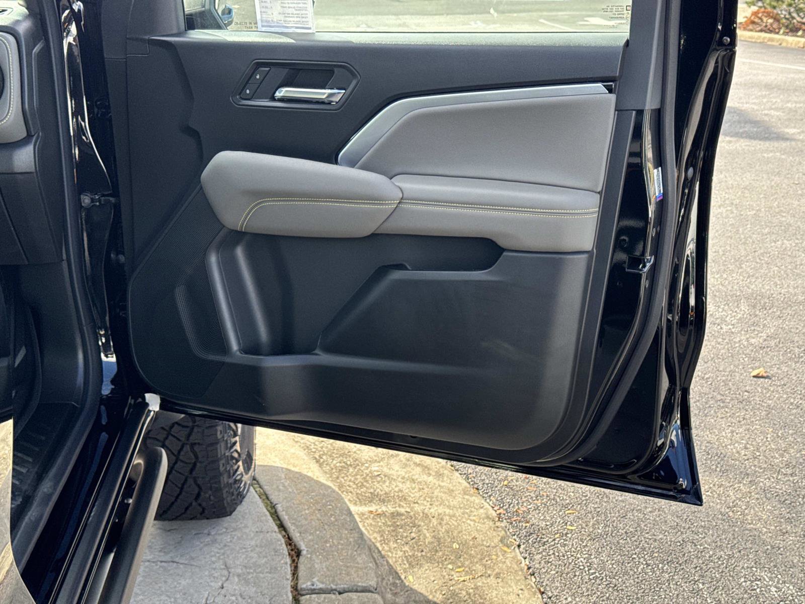 New 2026 Chevrolet Colorado ZR2 w/ Technology Package image 8