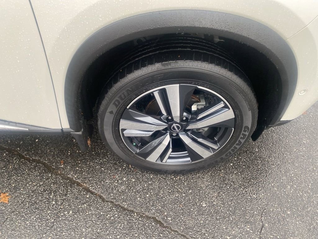 Used 2023 Nissan Rogue Platinum w/ Platinum Premium Package image 9