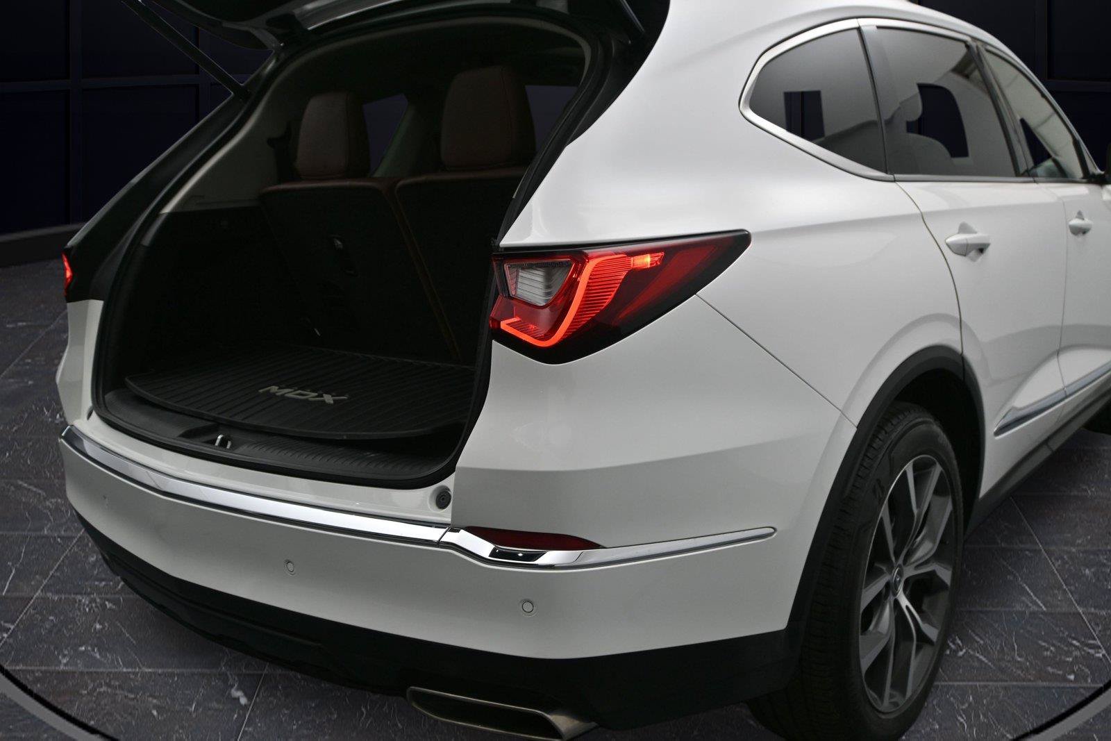 Certified 2024 Acura MDX w/ Technology Package AWD/4WD image 12