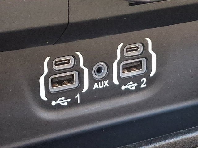 Used 2021 RAM 1500 Laramie AWD/4WD image 17