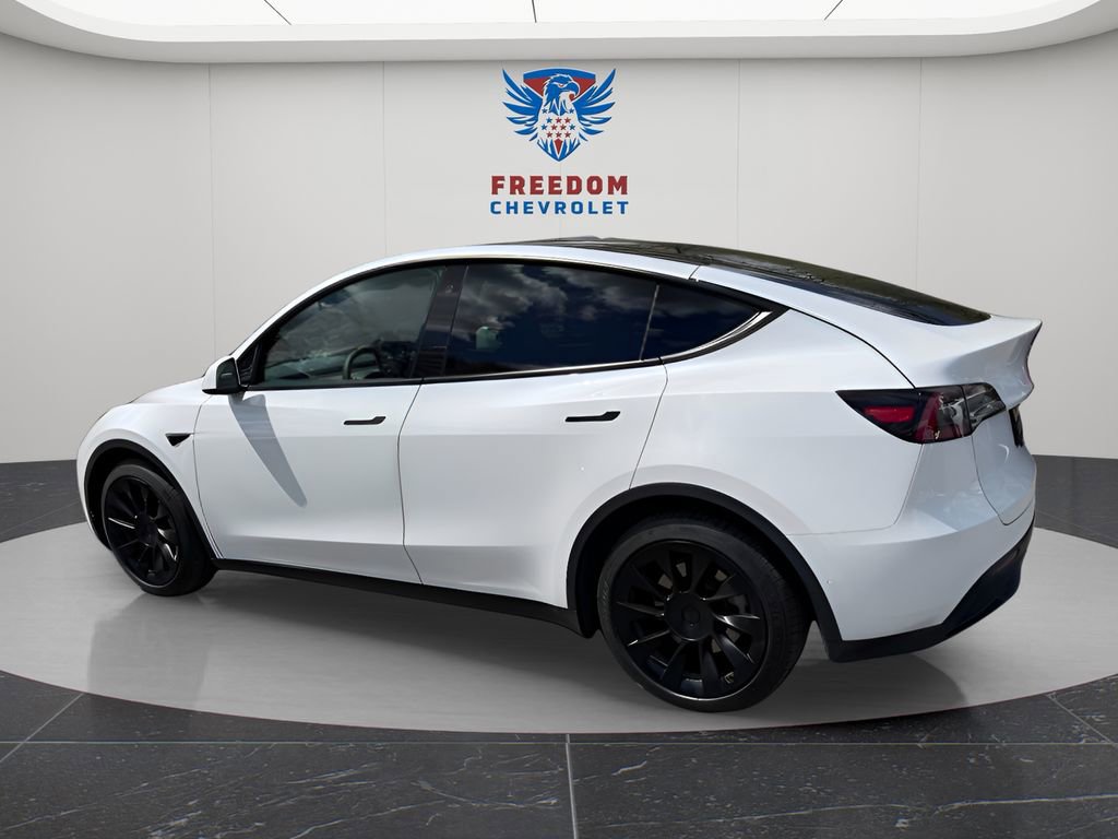 Used 2022 Tesla Model Y Long Range AWD/4WD image 3
