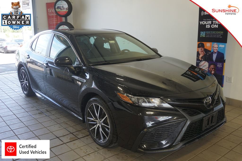 Used 2024 Toyota Camry SE FWD image 1