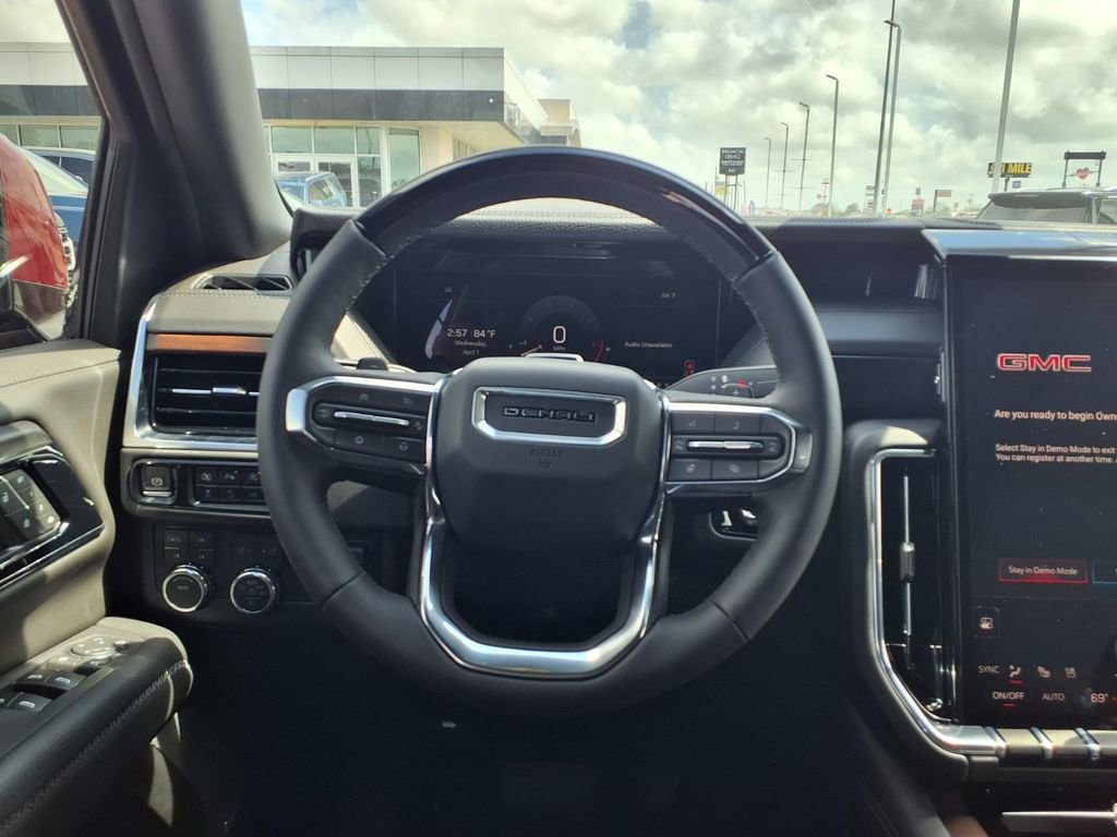 New 2026 GMC Yukon Denali w/ Denali Reserve Package AWD/4WD image 10