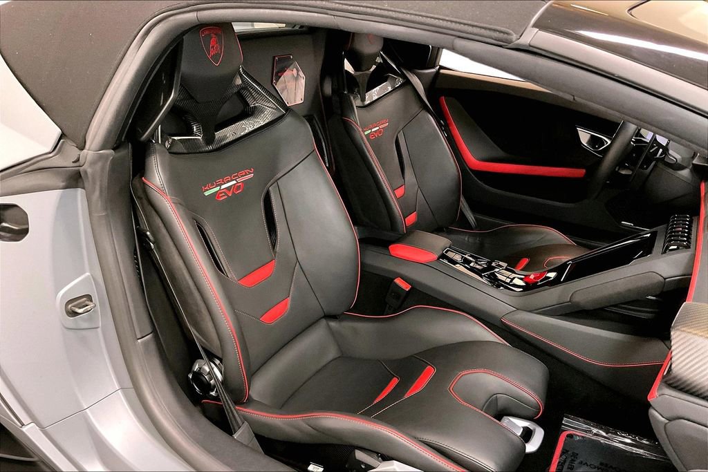 Used 2022 Lamborghini Huracan EVO image 14