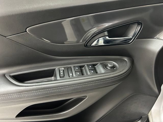 Used 2020 Buick Encore Preferred AWD/4WD image 17