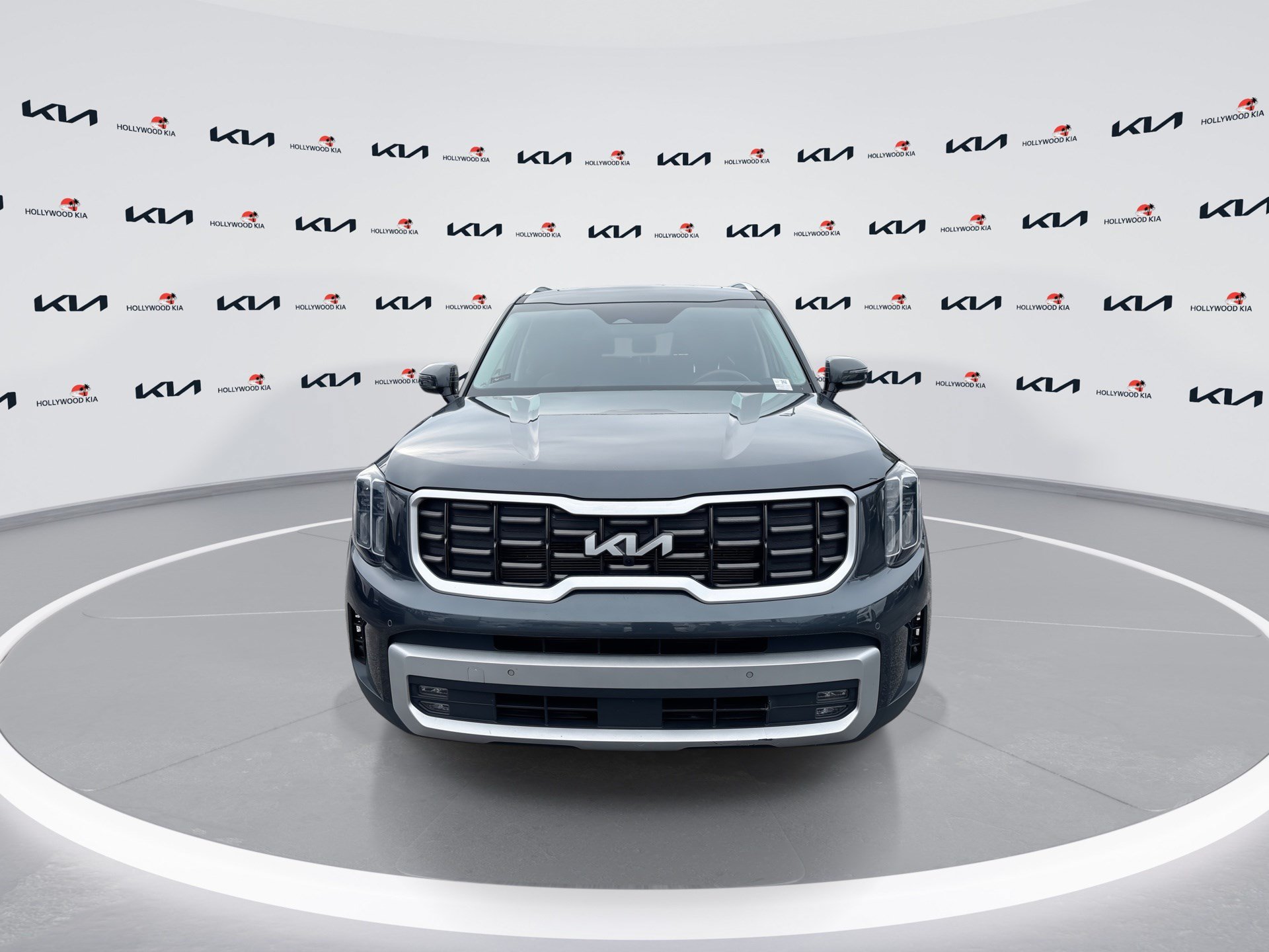 Certified 2024 Kia Telluride SX w/ Towing Package AWD/4WD image 3