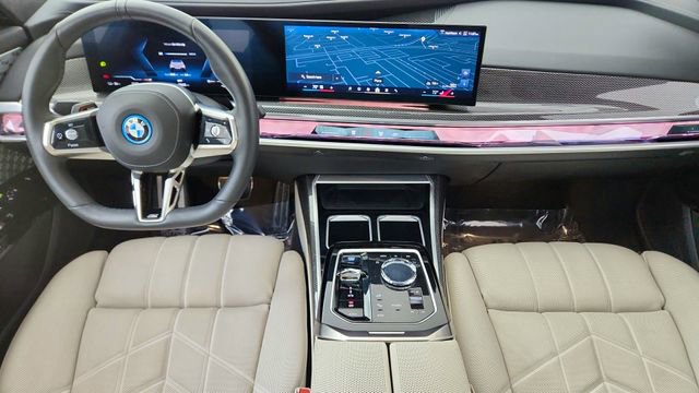 Used 2023 BMW i7 xDrive60 w/ Executive Package 2 image 36