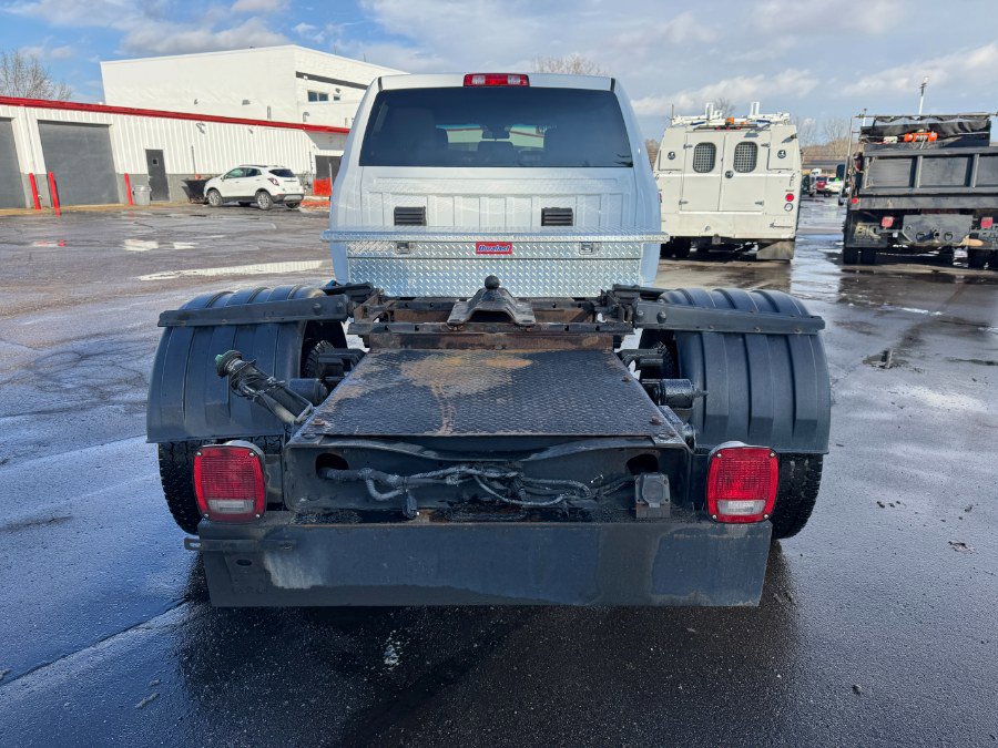 Used 2017 RAM 3500 Tradesman w/ Chrome Appearance Group image 4