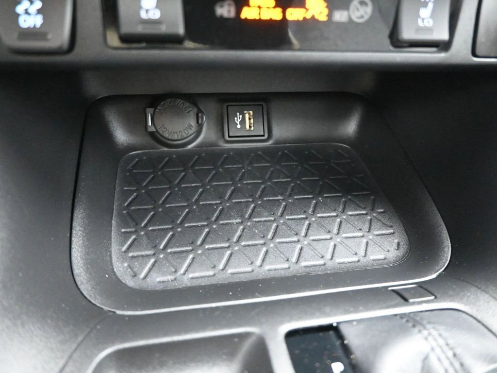 Used 2023 Toyota RAV4 XLE Premium image 21