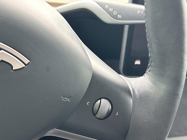 Used 2023 Tesla Model Y Long Range AWD/4WD image 29