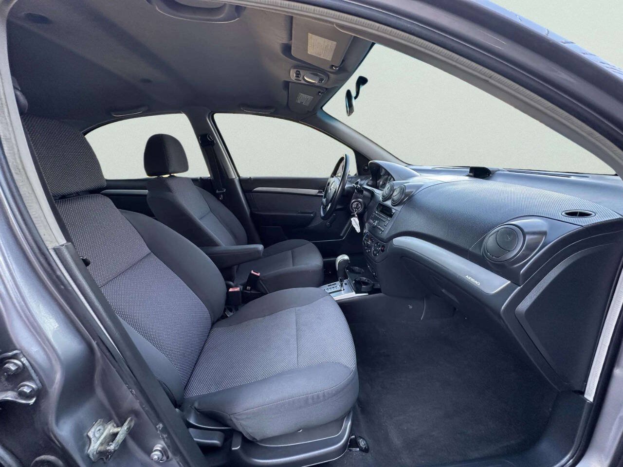 Used 2011 Chevrolet Aveo LT FWD image 21