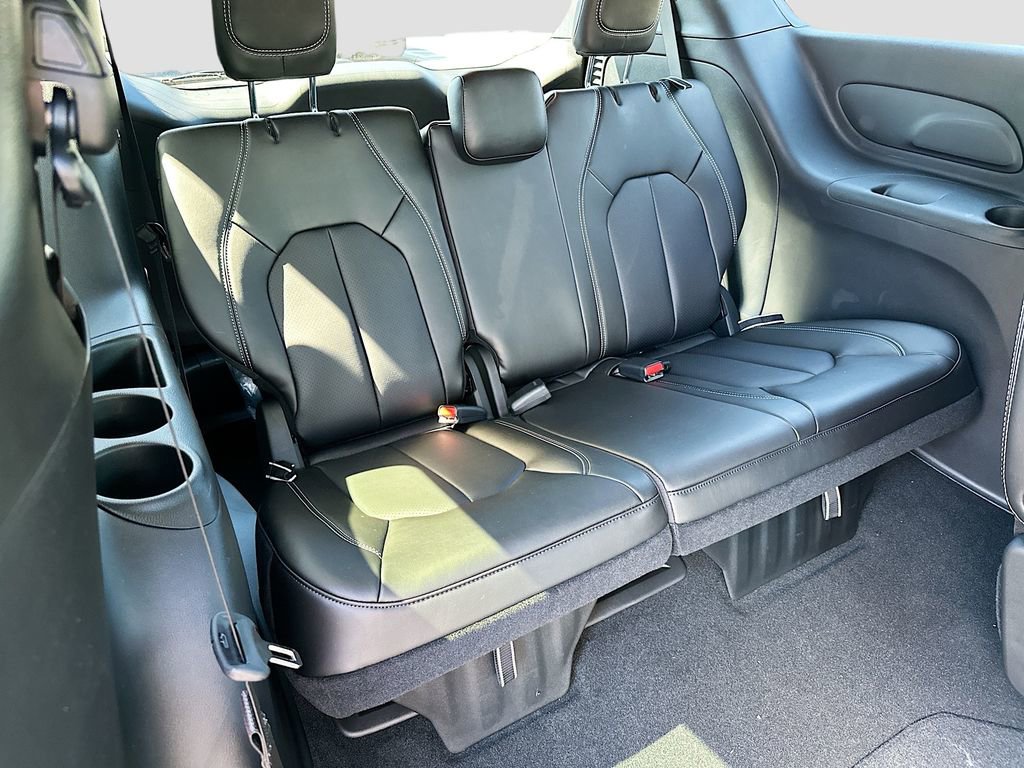 New 2026 Chrysler Pacifica Select FWD image 26