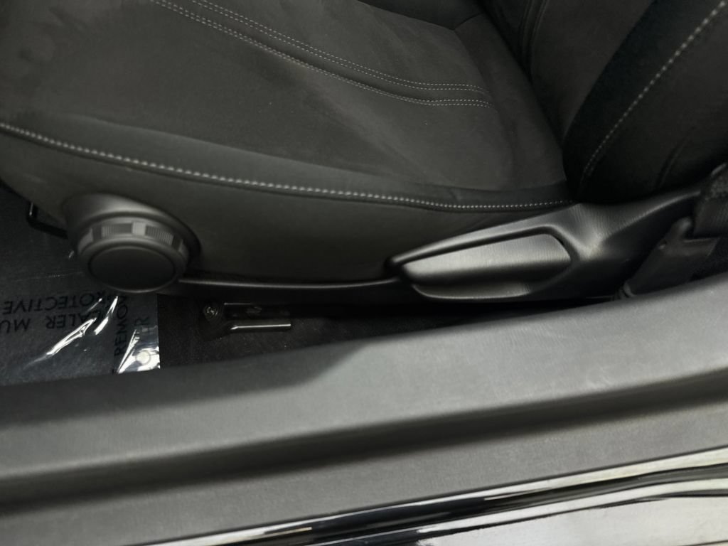 Used 2024 MAZDA MX-5 Miata Club RWD image 37