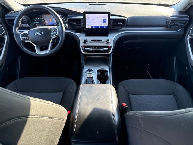 Used 2023 Ford Explorer XLT AWD/4WD image 18