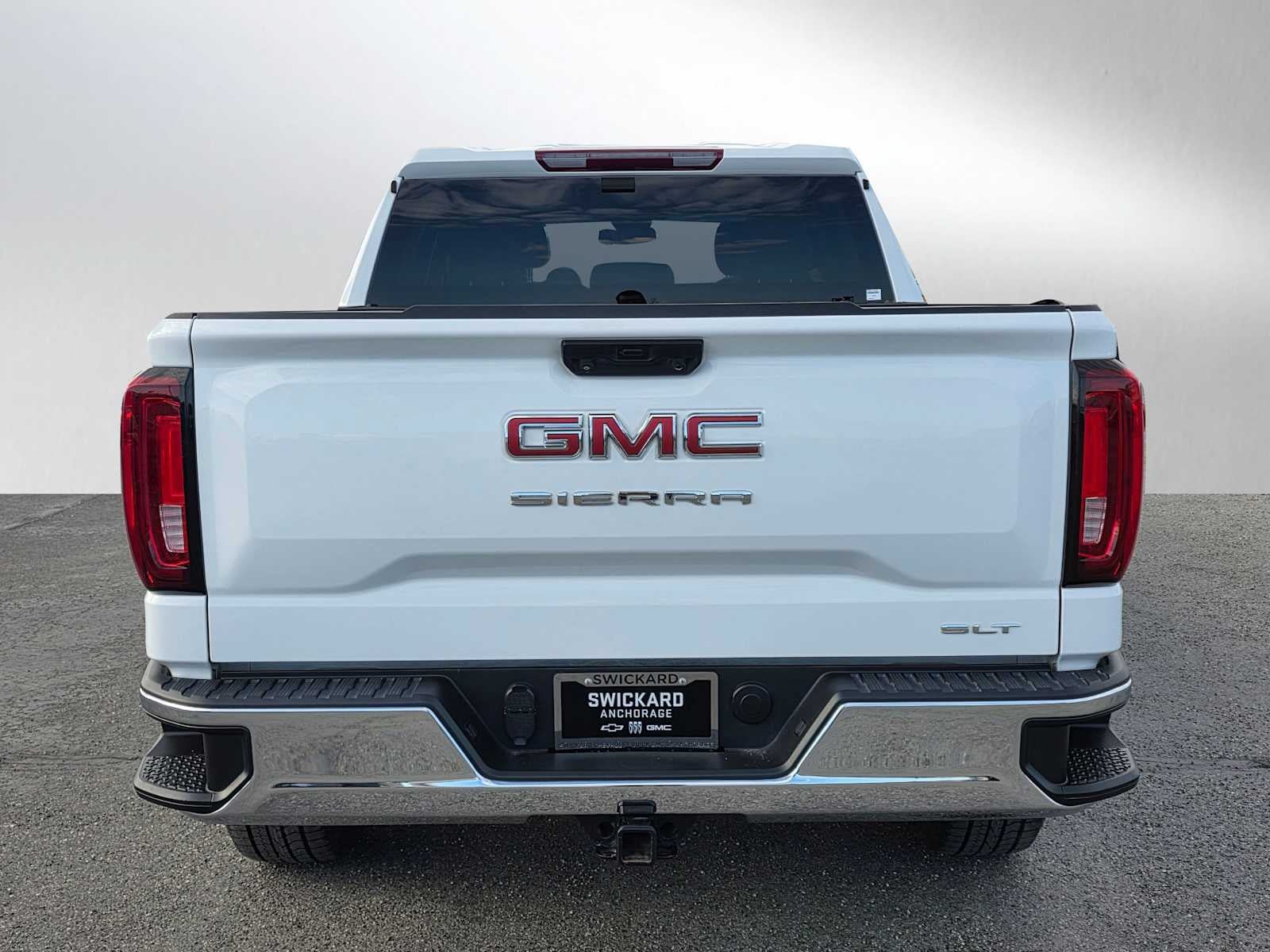 Used 2023 GMC Sierra 1500 SLT w/ SLT Premium Package AWD/4WD image 4