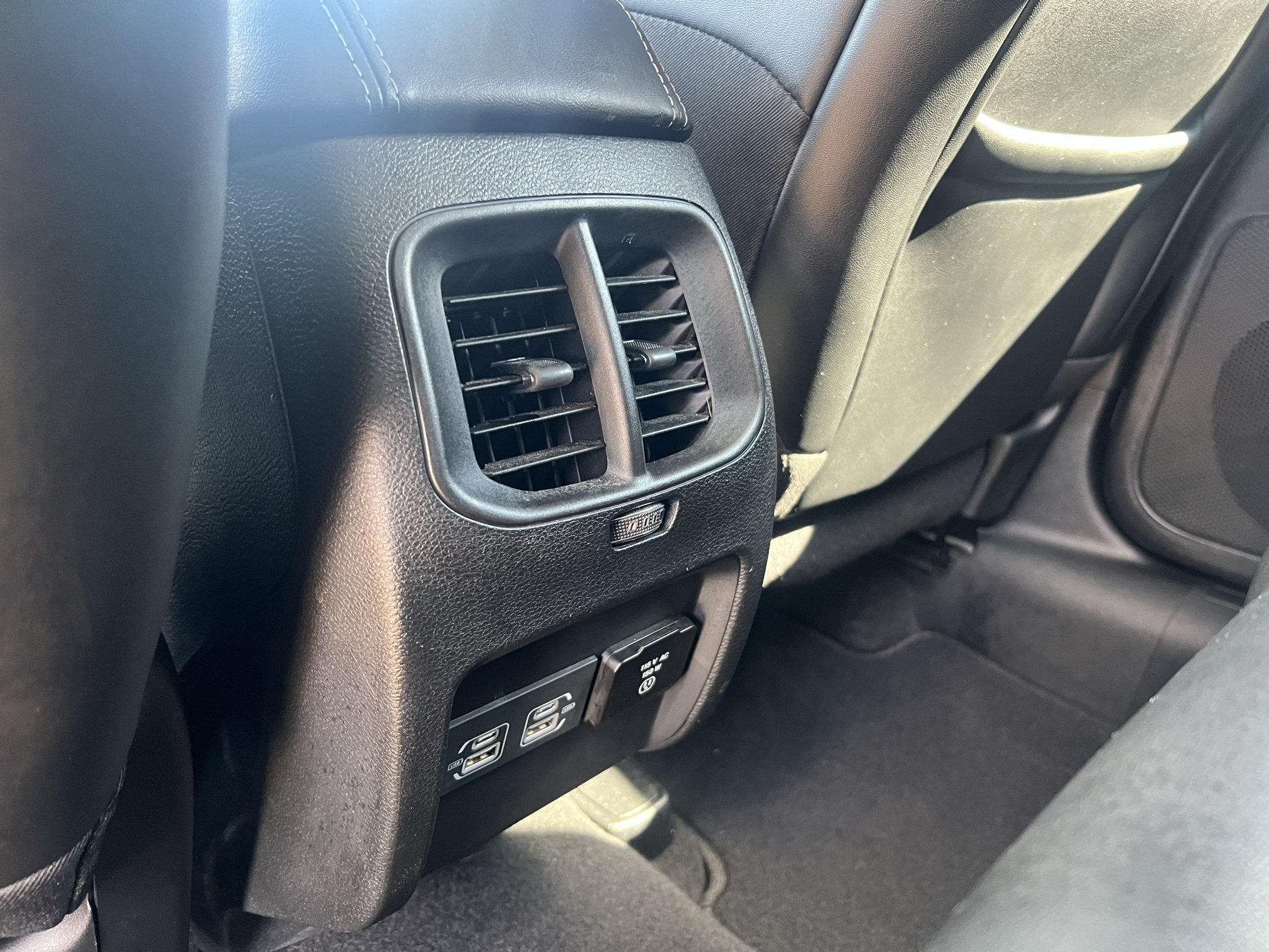 Used 2021 Jeep Cherokee Latitude Lux w/ Sun & Sound Group FWD image 19