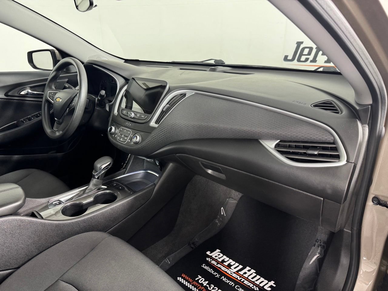 Used 2024 Chevrolet Malibu LT FWD image 35