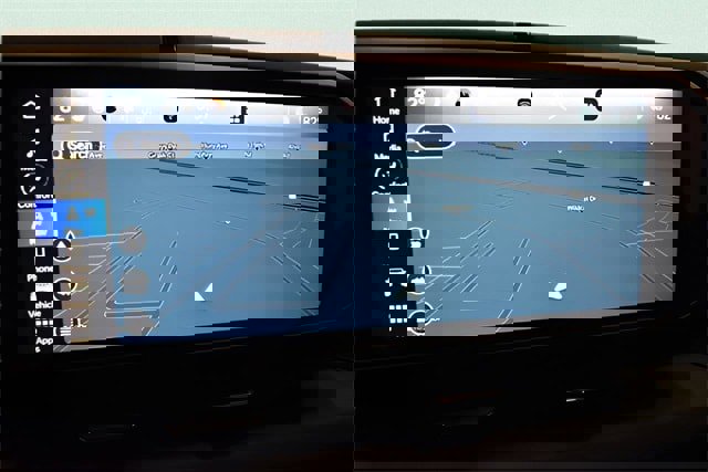 Used 2024 Jeep Wrangler Unlimited Rubicon w/ Technology Group image 8