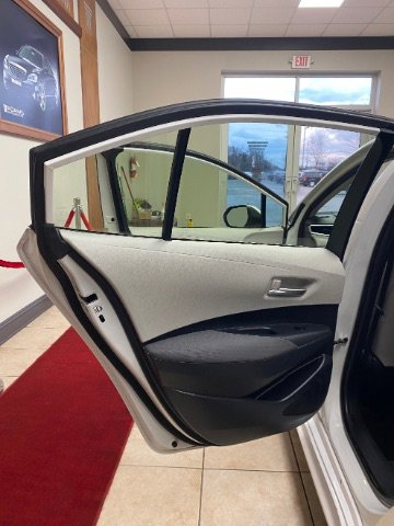 Used 2021 Toyota Corolla LE FWD image 14