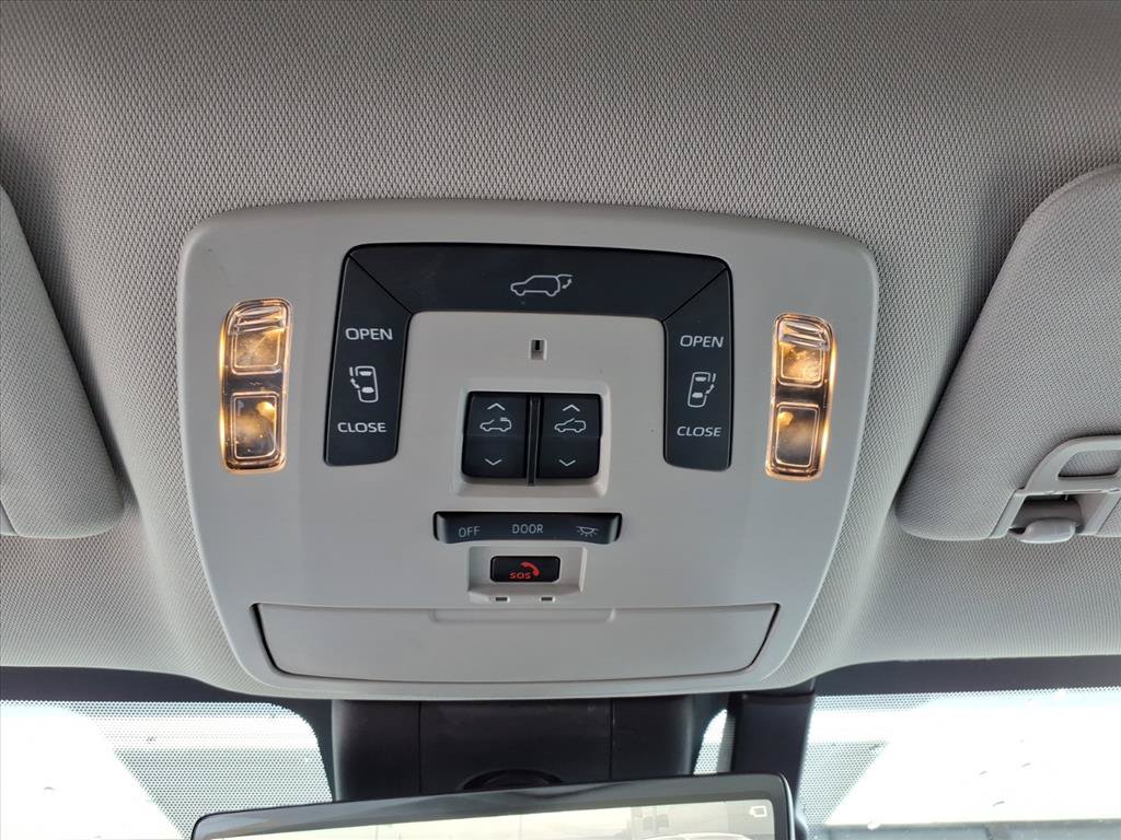 Used 2024 Toyota Sienna Limited AWD/4WD image 20